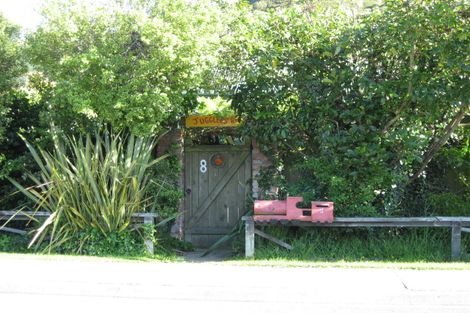 Photo of property in Jugglers Rest Backpackers, 8 Canterbury Street, Picton, 7220