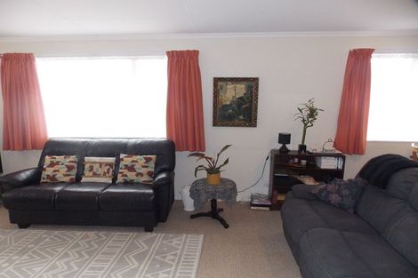 Photo of property in 31 Hillcrest Drive, Kelvin Grove, Palmerston North, 4414