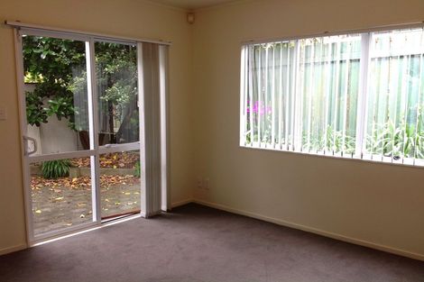 Photo of property in 299a Great North Road, Henderson, Auckland, 0612