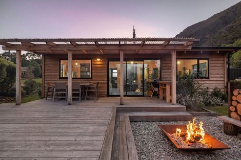 Photo of property in 15 Somerset Street, Kingston, Athol, 9793