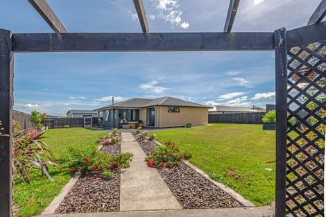 Photo of property in 15 George Street, Bulls, 4818