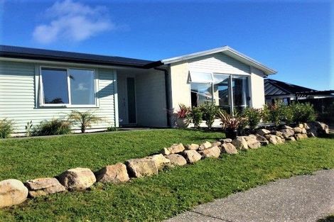 Photo of property in 80 Cassinia Close, Papamoa Beach, Papamoa, 3118