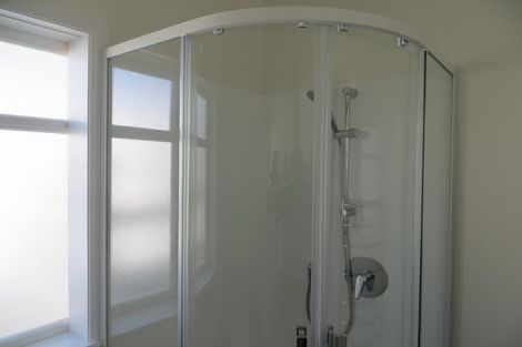 Photo of property in 22 Hawker Street, Mount Victoria, Wellington, 6011