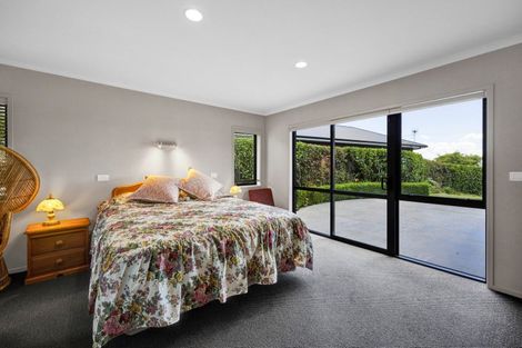 Photo of property in 3 Larlin Heights, Hawera, 4675