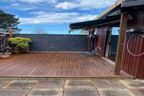 Photo of property in 1/13 Saddleback Rise, Murrays Bay, Auckland, 0630
