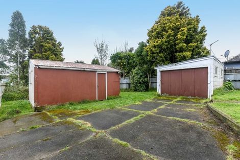 Photo of property in 33 Tarahua Road, Vogeltown, New Plymouth, 4310