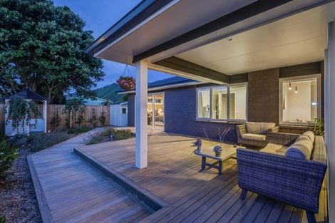 Photo of property in 3 Saint Vincent Way, Waikanae, 5036