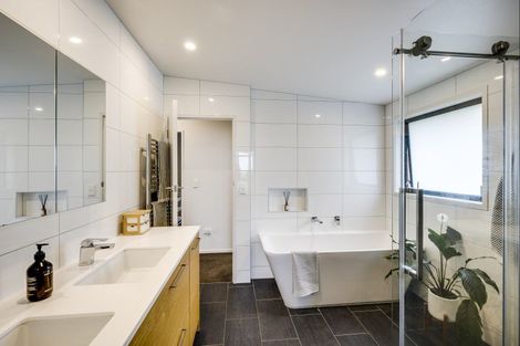 Photo of property in 13 Havelock Road, Hospital Hill, Napier, 4110