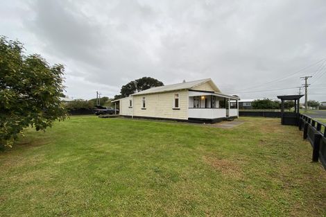 Photo of property in 163 Cornfoot Street, Castlecliff, Whanganui, 4501