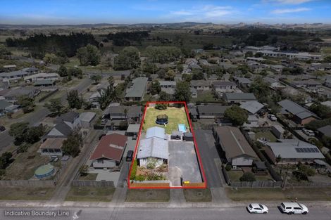 Photo of property in 16 Te Moau Avenue, Parakai, 0830