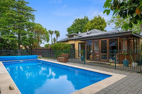 Photo of property in 6 Elmwood Road, Strowan, Christchurch, 8052