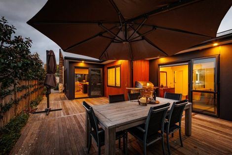 Photo of property in 18a Lincoln Terrace, Hokowhitu, Palmerston North, 4410