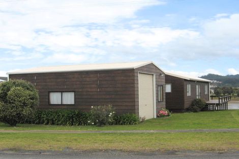 Photo of property in 13 Paku Drive, Tairua, 3508