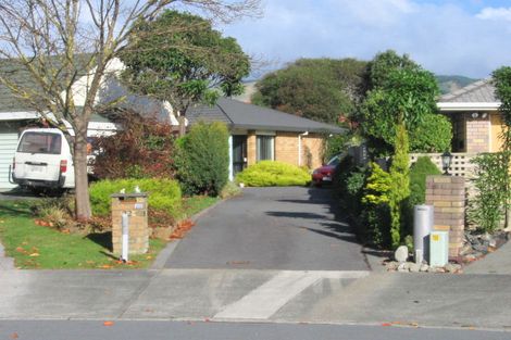 Photo of property in 12 Papawai Grove, Waikanae, 5036