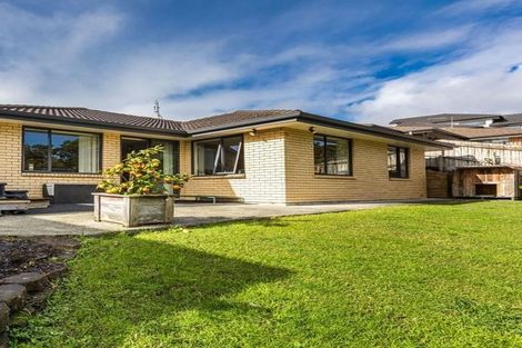 Photo of property in 31 Condor Place, Unsworth Heights, Auckland, 0632