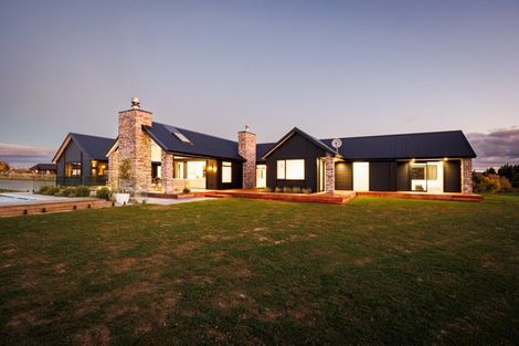 Photo of property in 72 Hartwell Drive, Kelvin Grove, Palmerston North, 4470