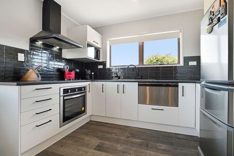 Photo of property in 112a Queen Street, Waiuku, 2123