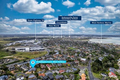 Photo of property in 19 Belleaire Court, West Harbour, Auckland, 0618
