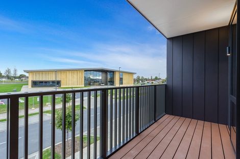 Photo of property in 2 Tara Lane, Manurewa, 2102