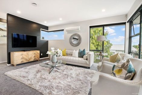 Photo of property in 25 Meadowland Drive, Somerville, Auckland, 2014