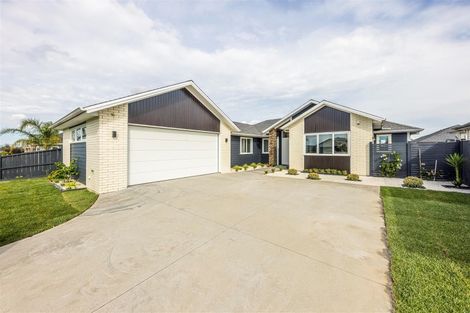 Photo of property in 10 Paso Fino Crescent, Karaka, Papakura, 2113