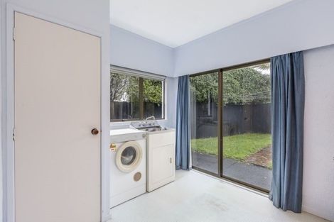 Photo of property in 2/47 James Evans Drive, Northcote, Auckland, 0627