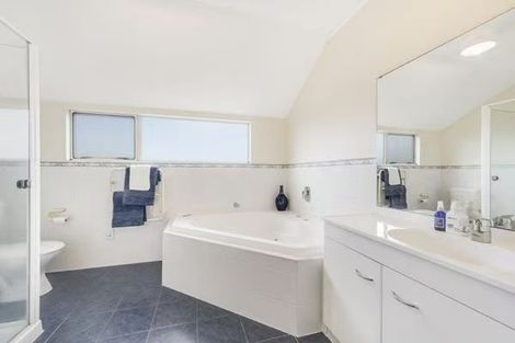 Photo of property in 67 Westerham Drive, Dannemora, Auckland, 2016