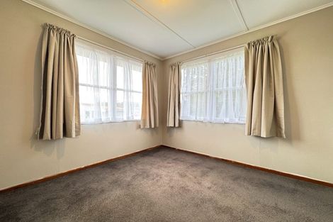 Photo of property in 16 Beazley Avenue, Paparangi, Wellington, 6037