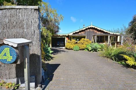 Photo of property in 4 Island View Terrace, Waikanae Beach, Waikanae, 5036