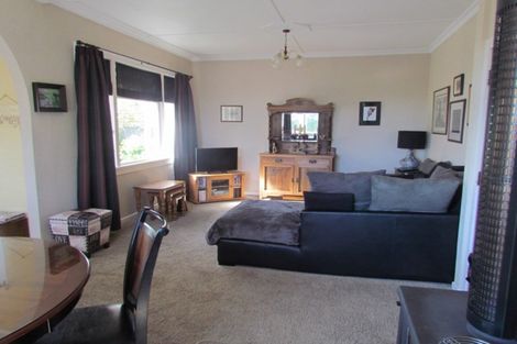 Photo of property in 42 Mary Street, Winton, 9720