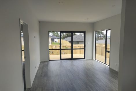 Photo of property in 12 Taupata Lane, Helensville, 0800