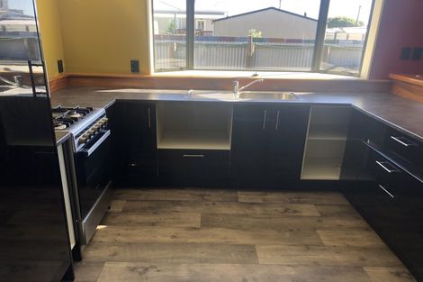 Photo of property in 4 Kuku Street, Tangimoana, 4822