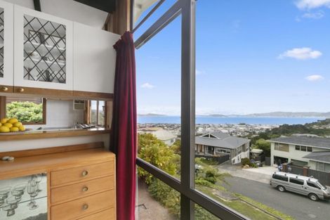 Photo of property in 16 Hibiscus Grove, Maungaraki, Lower Hutt, 5010