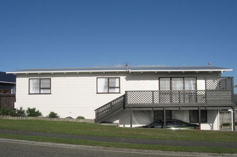 Photo of property in 4 Morning View, Titahi Bay, Porirua, 5022