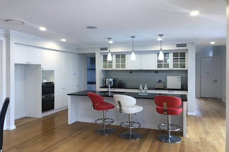 Photo of property in 4 Colliston Rise, Pinehill, Auckland, 0632