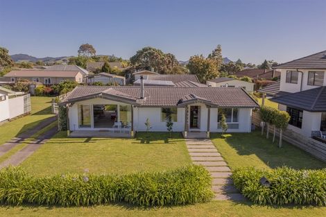 Photo of property in 65 Robinson Road, Whitianga, 3510