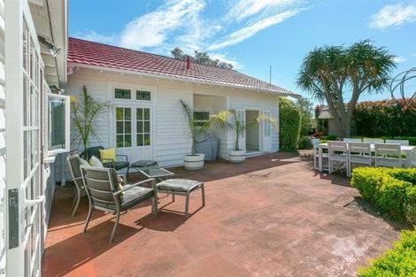Photo of property in 18 David Street, Westown, New Plymouth, 4310