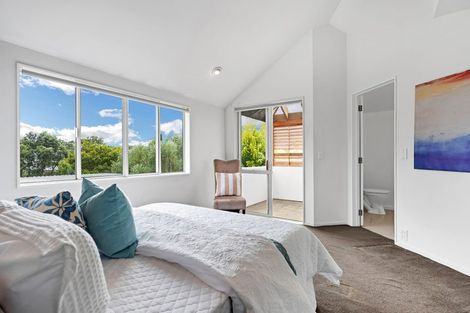 Photo of property in 2/19 Rodney Road, Northcote Point, Auckland, 0627