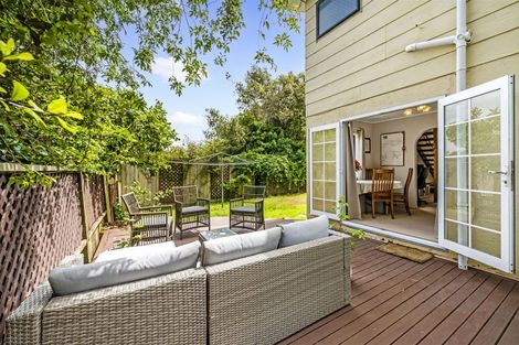 Photo of property in 2/14 Ceramco Place, Torbay, Auckland, 0630