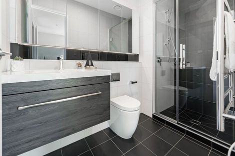 Photo of property in 305/19 Rawene Road, Birkenhead, Auckland, 0626