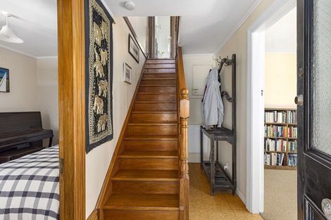 Photo of property in 37 Patanga Crescent, Thorndon, Wellington, 6011