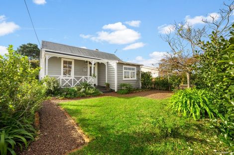 Photo of property in 2/2 Evan Street, Belmont, Auckland, 0622