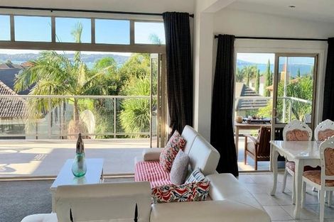 Photo of property in 8 Parani Court, Te Atatu Peninsula, Auckland, 0610