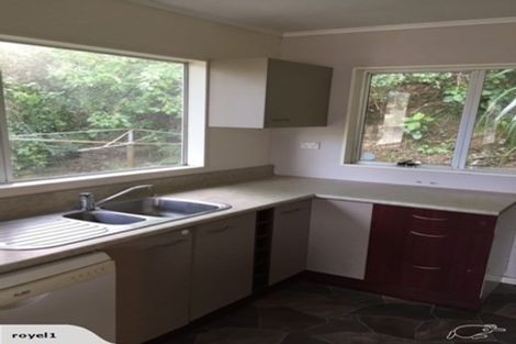 Photo of property in 26 Batchelor Street, Newlands, Wellington, 6037