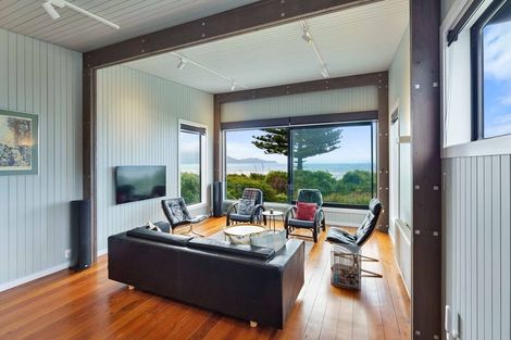 Photo of property in 7 Tutere Street, Waikanae Beach, Waikanae, 5036
