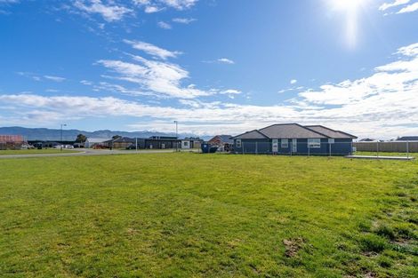 Photo of property in 12 Endelave Way, Carterton, 5713