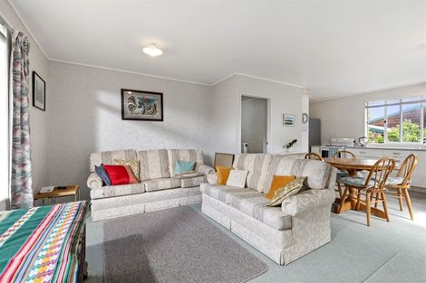 Photo of property in 1/8 Fernlea Rise, Bayview, Auckland, 0629