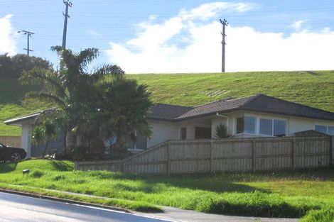 Photo of property in 11 Waldorf Crescent, Orewa, 0931