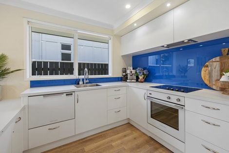 Photo of property in 48 Wallace Place, Westown, New Plymouth, 4310