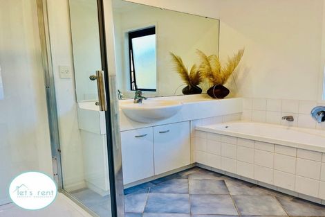 Photo of property in 60 Sheriff Place, Randwick Park, Auckland, 2105